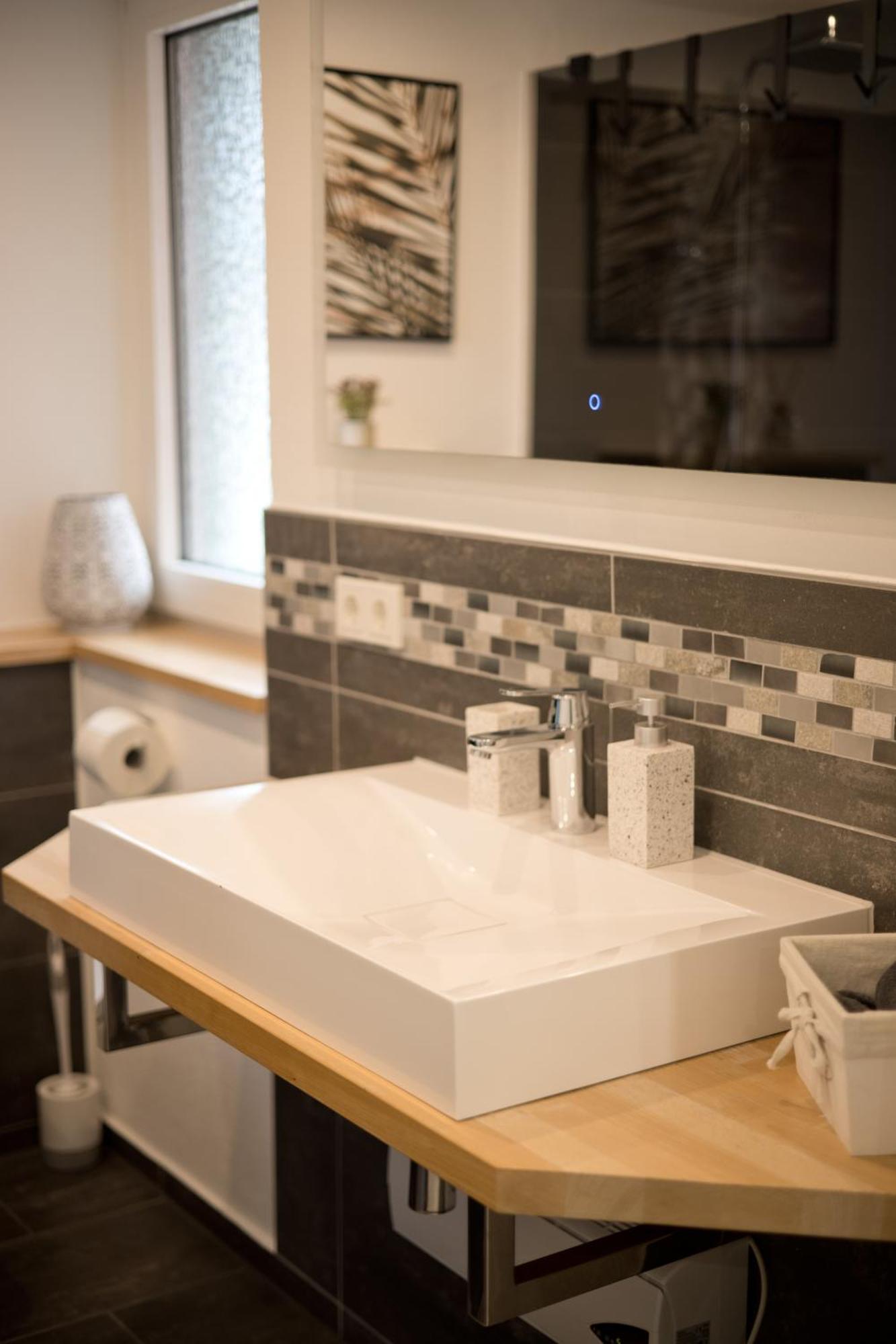 Moderne Wohnung Zum Wohlfuehlen Brachback Luaran gambar